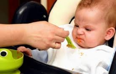 Trẻ biếng ăn khi mọc răng mẹ phải làm sao ?